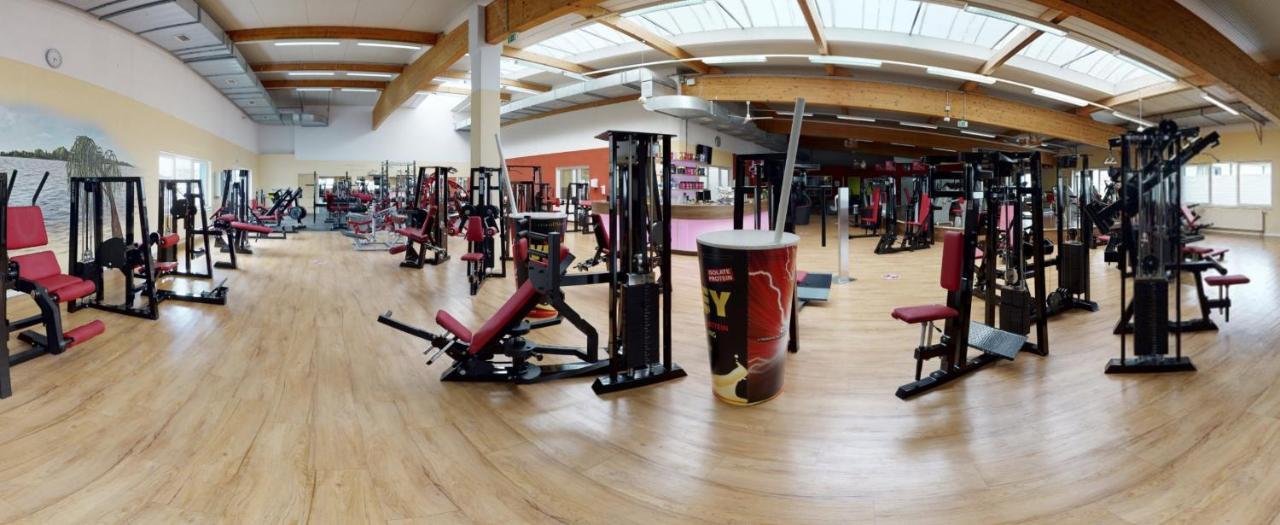 Sporthotel Neuruppin - Apartmenthaus Mit Ferienwohnungen Extérieur photo